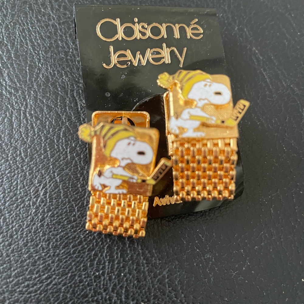 Snoopy Cloisonné cuff links